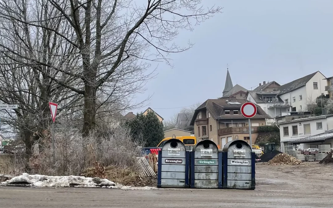 Neuer Standort der Altglascontainer