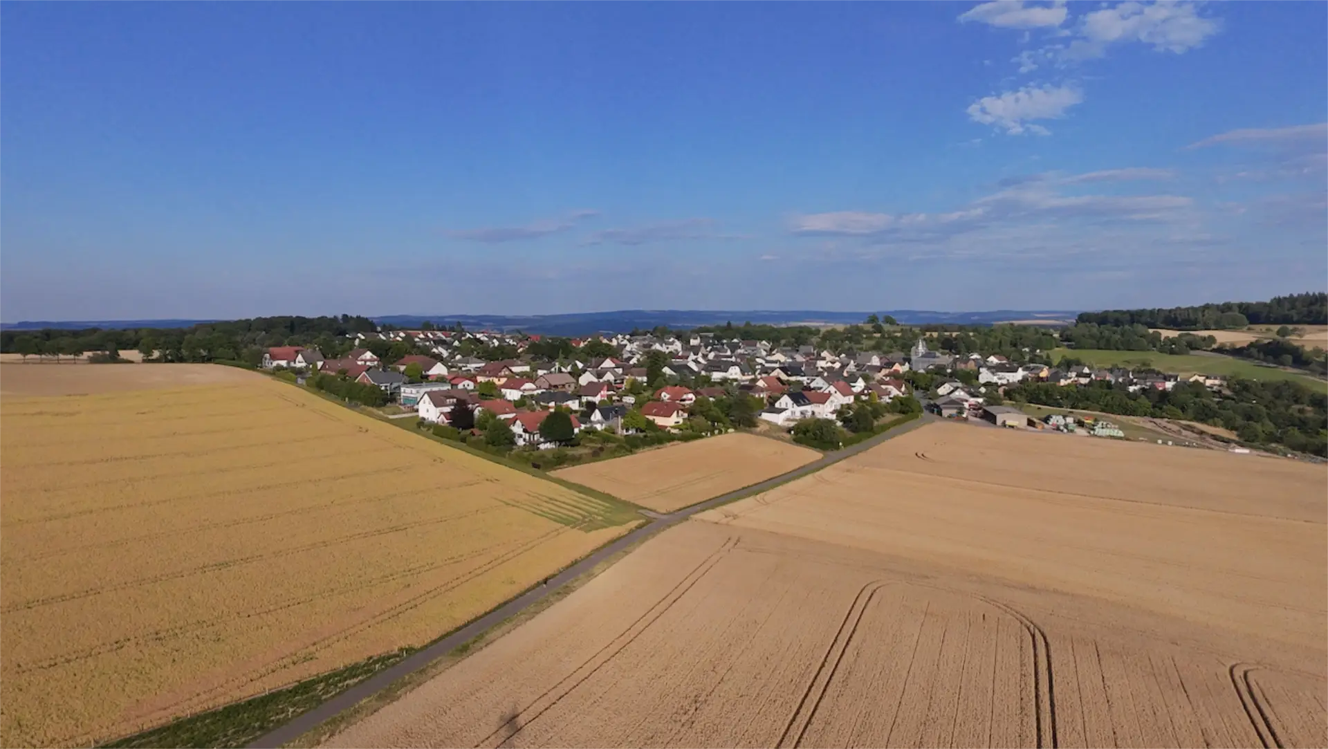 Vollsperrung der L 335: Fahrbahnmarkierungen werden erneuert