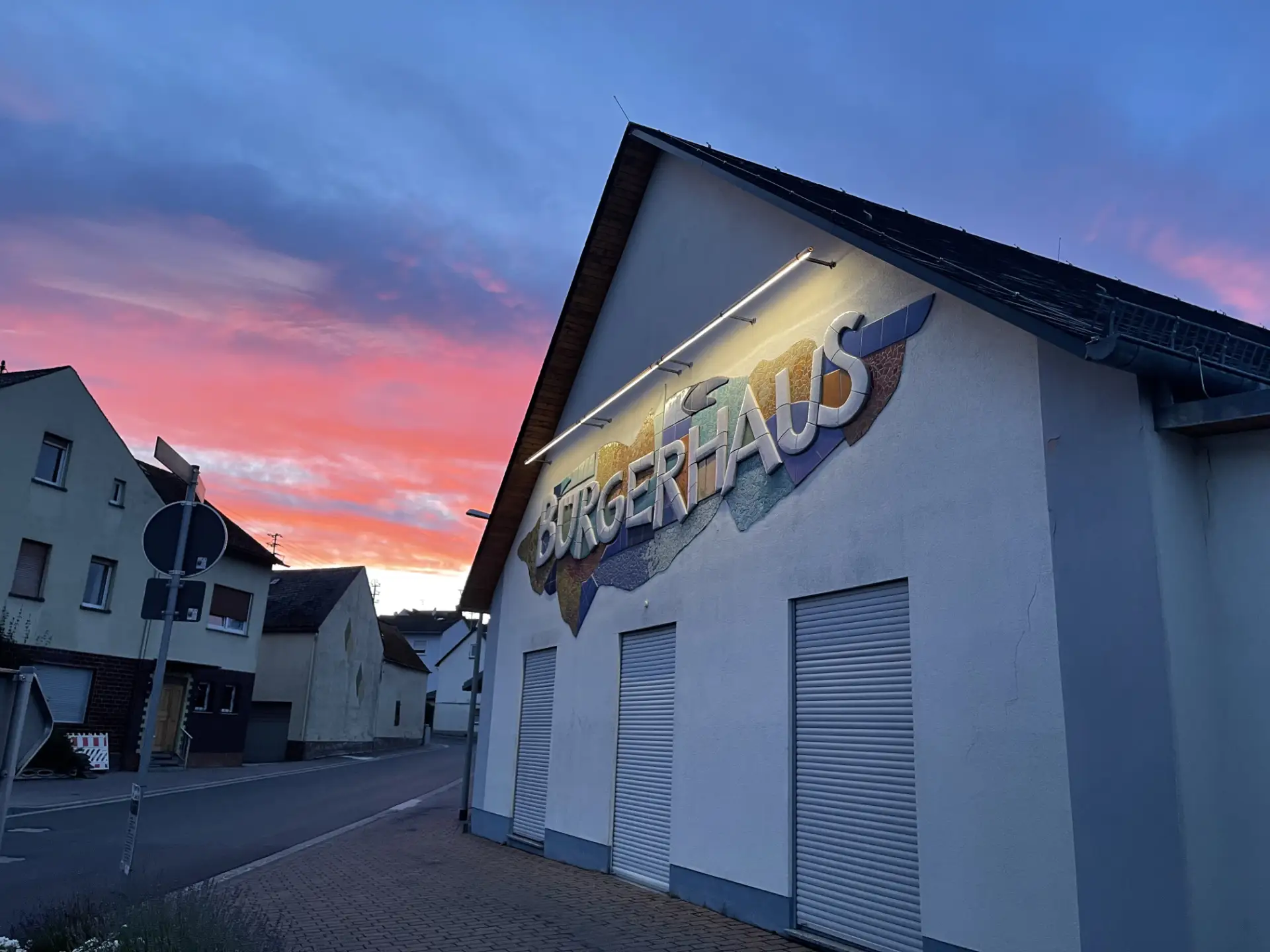 Erneuerung des Sockels am Bürgerhaus 