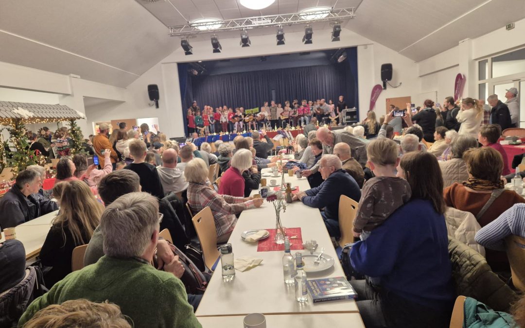 Adventsblasen lockt zahlreiche Besucher ins Bürgerhaus